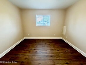 5100 Miles Ln in Louisville, KY - Building Photo - Building Photo