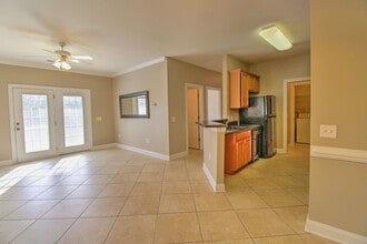2077 Silvercrest Dr, Unit C in Myrtle Beach, SC - Foto de edificio - Building Photo