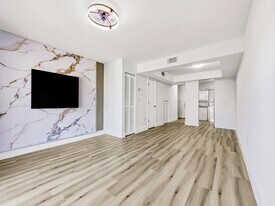 2925 W 80th St in Hialeah, FL - Building Photo