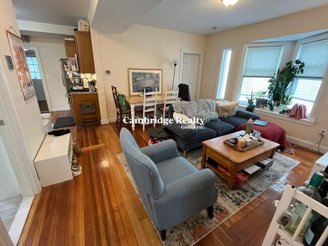 23 Willard Ave, Unit 2