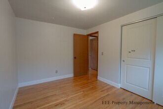 2429 159th Ave SE in Bellevue, WA - Building Photo - Building Photo