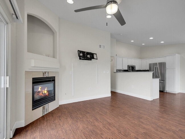 4875 S Balsam Way in Denver, CO - Foto de edificio - Building Photo