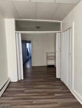 97 Market St, Unit 10 in Paterson, NJ - Foto de edificio - Building Photo