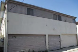 10718 Crenshaw Blvd in Inglewood, CA - Foto de edificio - Building Photo