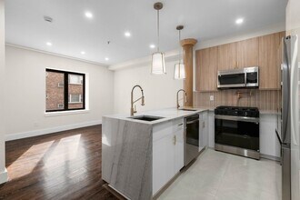 556 1st St in Hoboken, NJ - Building Photo - Building Photo