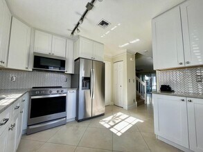 1146 SW 44th Way in Deerfield Beach, FL - Building Photo - Building Photo