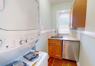 4442 Washington St, Unit 3 in Boston, MA - Building Photo - Building Photo
