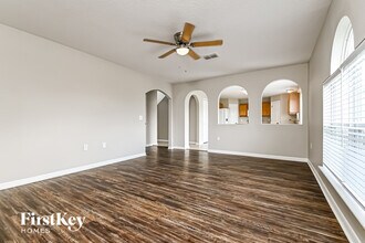 10915 Banyan Wood Way in Riverview, FL - Building Photo - Building Photo
