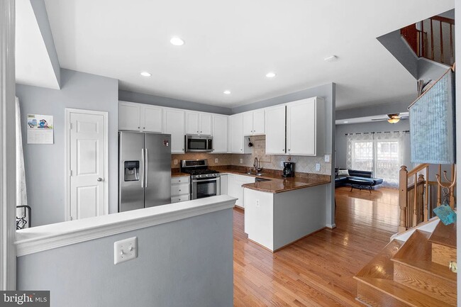 2478 Wheat Meadow Cir, Unit Primary in Herndon, VA - Building Photo - Building Photo