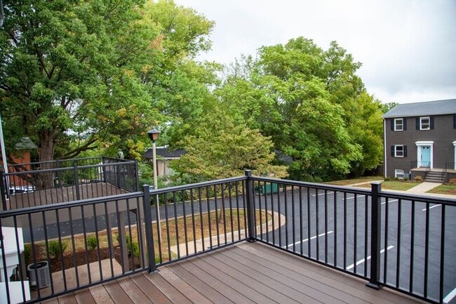 property at 1000 Monticello Rd