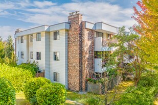 Villa Marine in Vancouver, BC - Building Photo