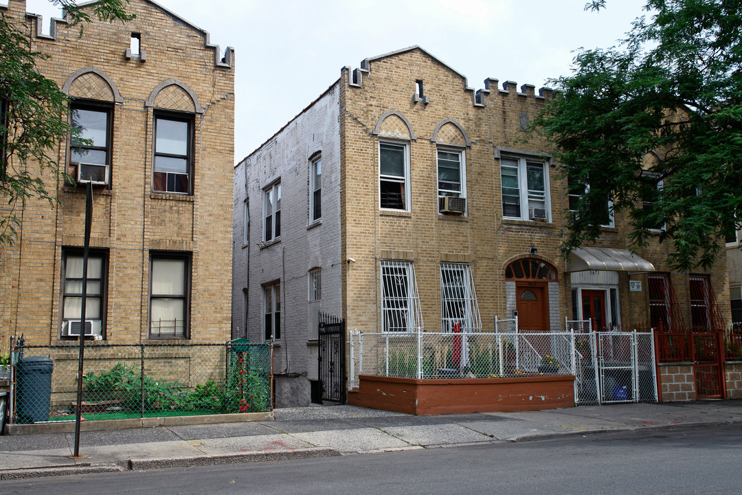 1669 E 172nd St in Bronx, NY - Building Photo