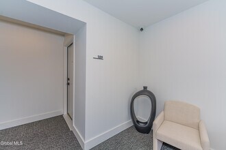 9 Laura Dr in Cohoes, NY - Building Photo - Building Photo