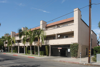 Canterbury Square Apartments in Santa Ana, CA - Foto de edificio - Building Photo