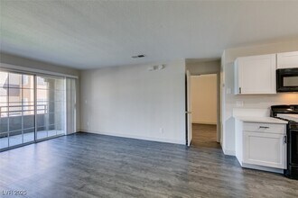 2200 S Fort Apache Rd in Las Vegas, NV - Building Photo - Building Photo