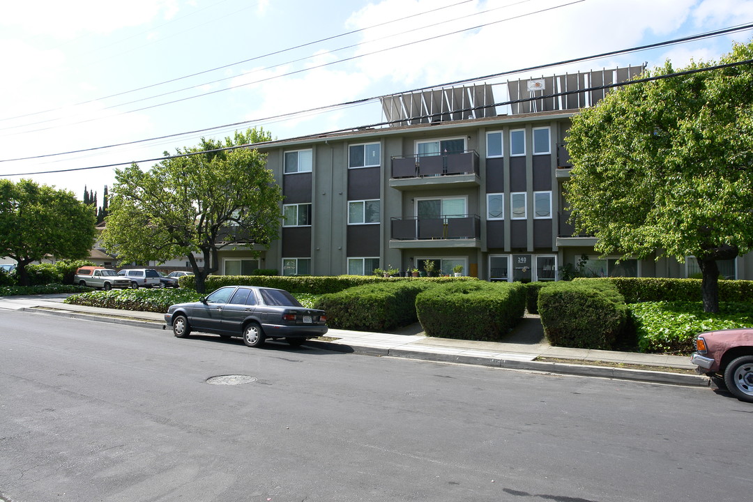 240 Linden St in Redwood City, CA - Foto de edificio