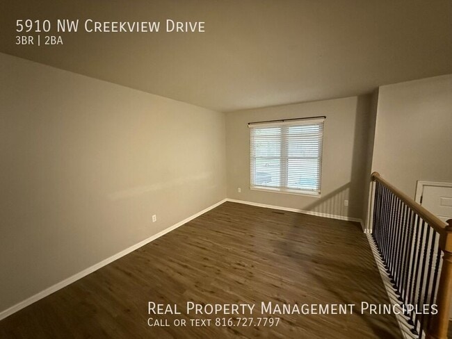 5910 Creek View Dr in Kansas City, MO - Building Photo - Building Photo