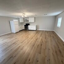 6934 Schley St in Houston, TX - Building Photo