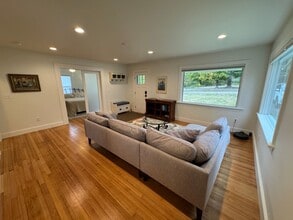 523 W Indiana St in Bellingham, WA - Building Photo - Building Photo