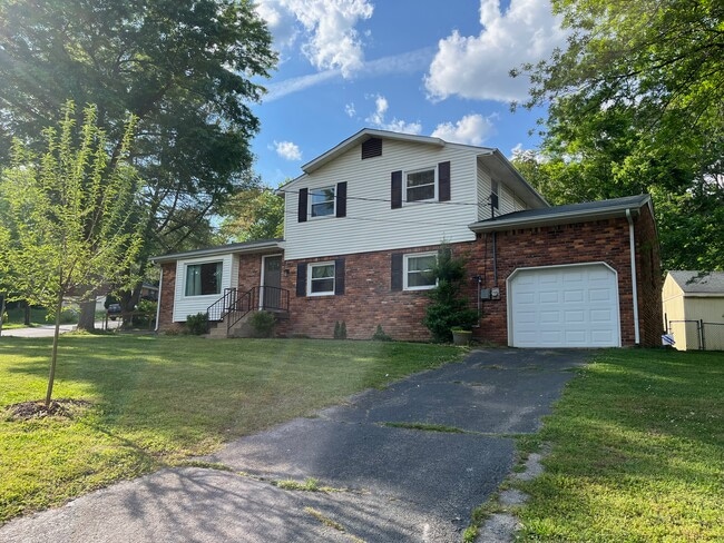 232 Shawn Dr in Nashville, TN - Foto de edificio - Building Photo