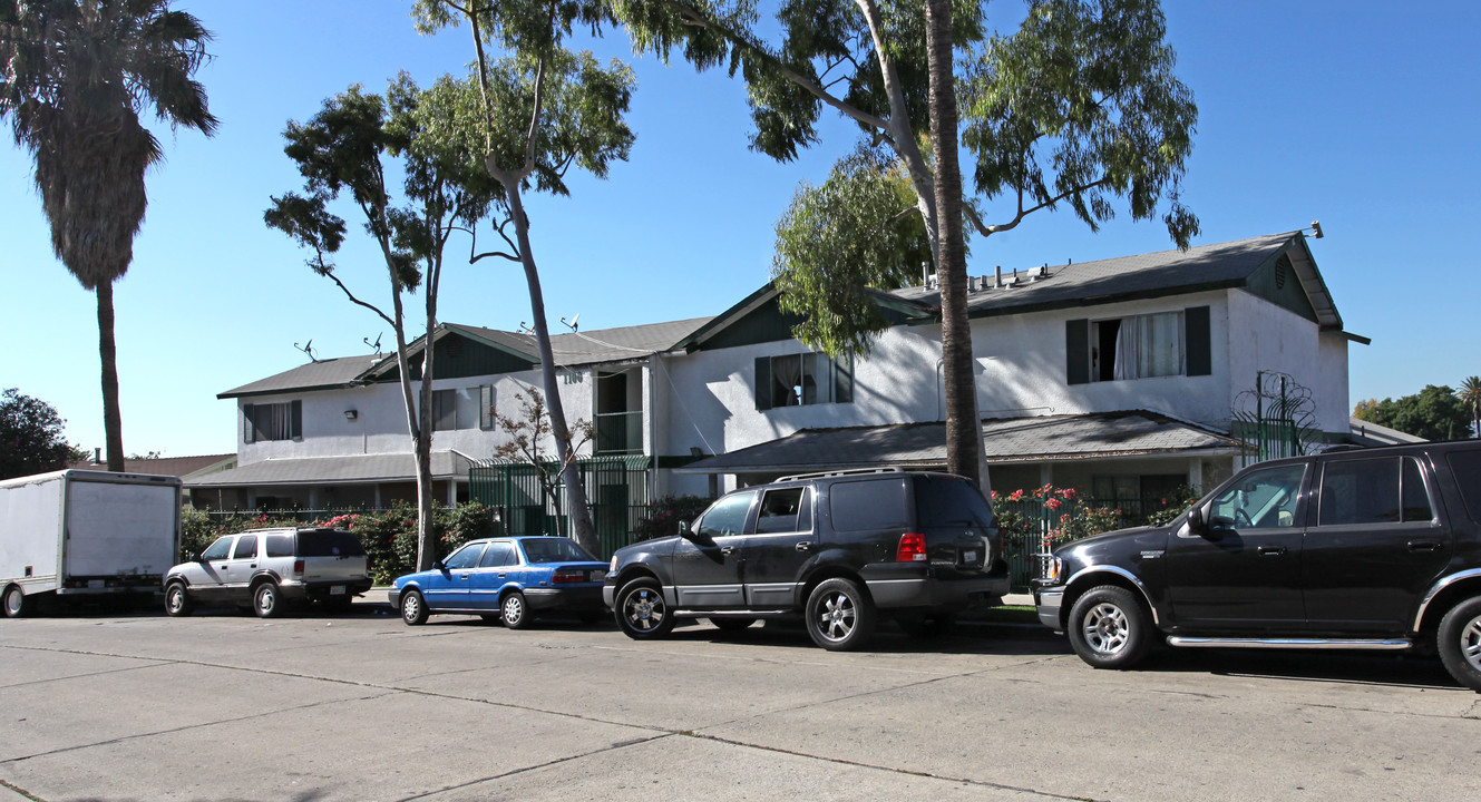 Laveta Terrace in Los Angeles, CA - Building Photo