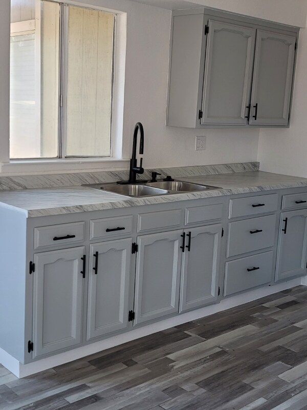 830 N Ferger Ave in Fresno, CA - Foto de edificio - Building Photo