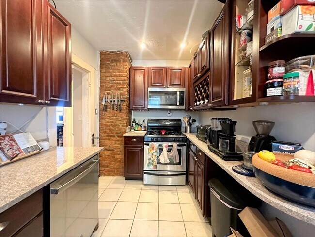 117 Yorktown St, Unit 2