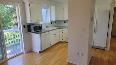 4128 E 34th Ave in Spokane, WA - Foto de edificio - Building Photo