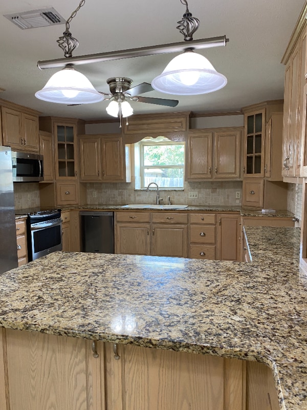 6014 Castle Oaks in Texarkana, AR - Building Photo - Building Photo