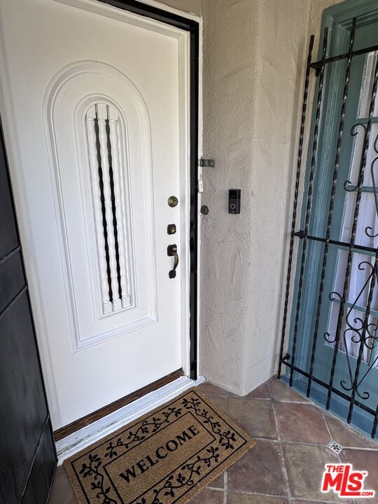 621 S Highland Ave in Los Angeles, CA - Building Photo - Building Photo