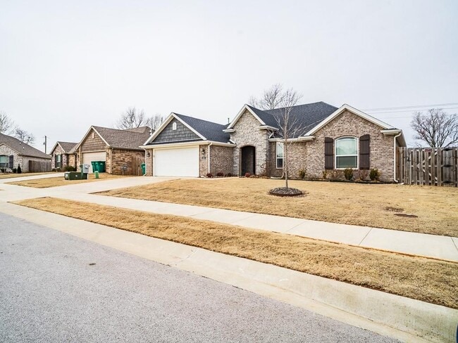 401 Holly St in Centerton, AR - Building Photo - Building Photo
