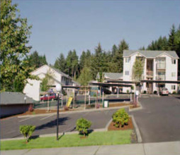 Hilltop Apartments in Lincoln City, OR - Building Photo - Building Photo