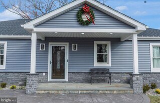 211 E Ward St in Hightstown, NJ - Building Photo