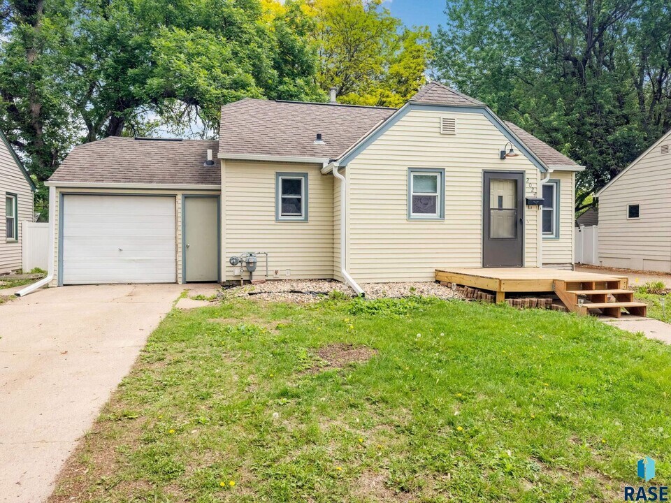 2024 S Euclid Ave in Sioux Falls, SD - Building Photo