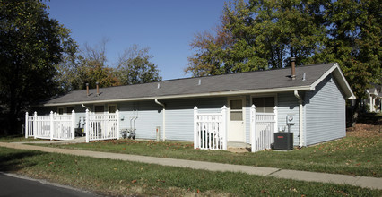 Arbor Hill Apartments in Maryland Heights, MO - Building Photo - Building Photo