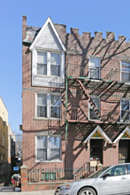 18-39 Ditmars Blvd in Astoria, NY - Building Photo - Building Photo