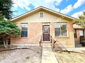 4545 Hoeneke Dr in Kirby, TX - Building Photo