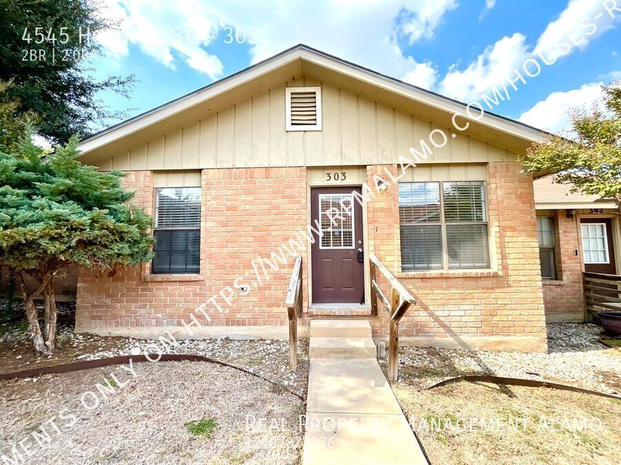 4545 Hoeneke Dr in Kirby, TX - Building Photo