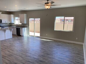 1001 W Curly Hollow Dr-Unit -1 in Saint George, UT - Building Photo - Building Photo