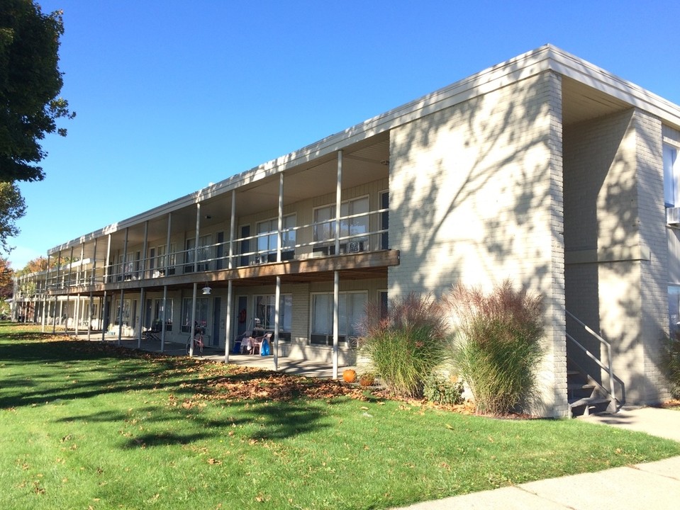 Silverstone Apartments in Warren, MI - Foto de edificio