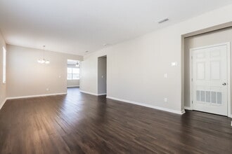 425 Chimney Rock Dr in Ruskin, FL - Building Photo - Building Photo