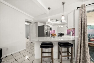 1410 SE 31st Terrace in Cape Coral, FL - Foto de edificio - Building Photo