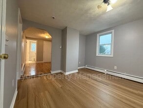 26 Carlton St in East Providence, RI - Foto de edificio - Building Photo