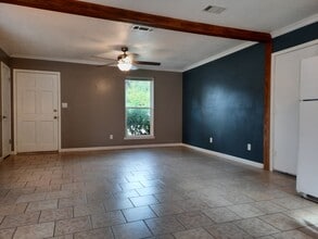 3034 Stillwell Blvd in Crestview, FL - Foto de edificio - Building Photo