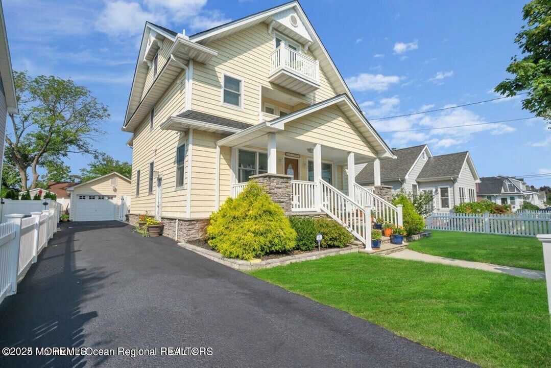 219 Baltimore Ave in Point Pleasant Beach, NJ - Building Photo
