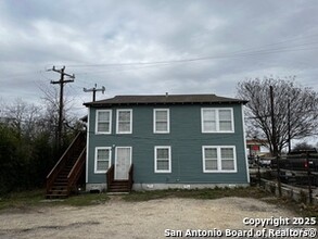 905 W Lynwood Ave in San Antonio, TX - Building Photo - Building Photo