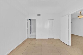 3221 Sabal Palm Mnr, Unit 105 in Hollywood, FL - Building Photo - Building Photo