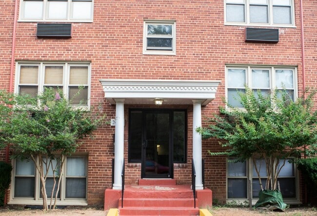 property at 2036 N Woodrow St