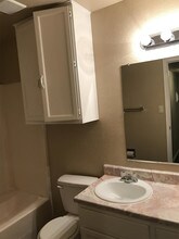 1842 Thompson St-Unit -1 in La Marque, TX - Building Photo - Building Photo