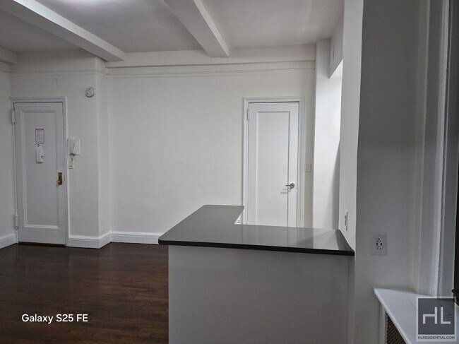 property at 140 E 46th St
